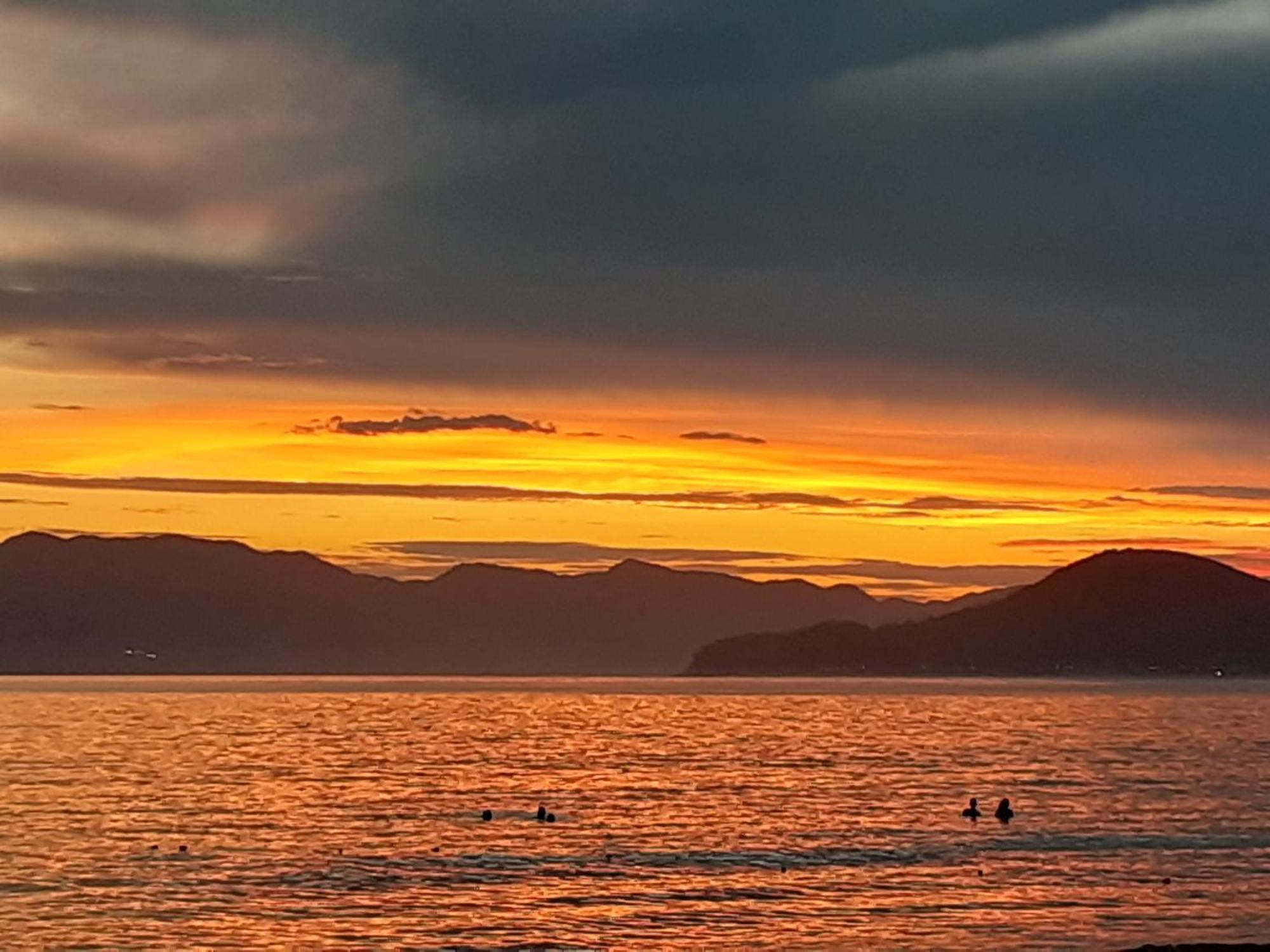 A Ver O Mar Suites Cocanha Caraguatatuba Eksteriør bilde